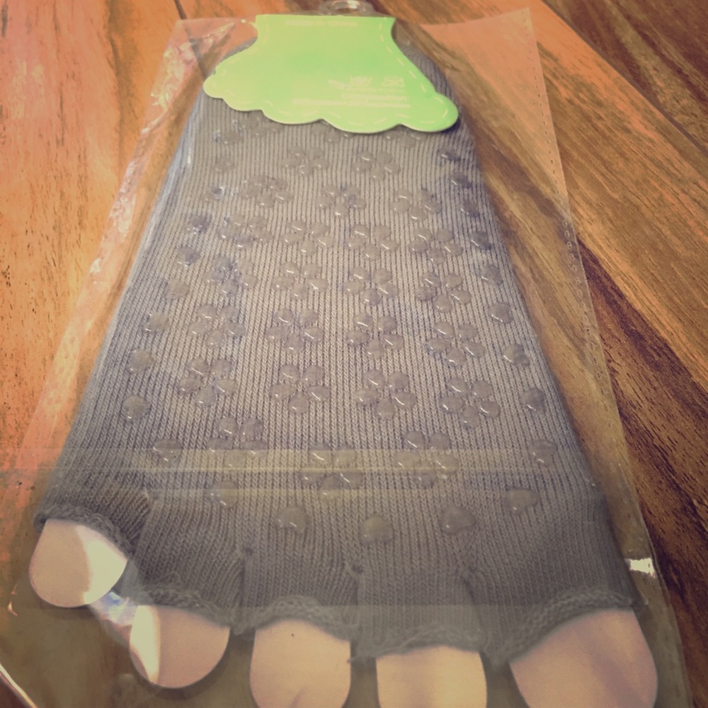 NWT Toe less toe socks for yoga - dance - fitness